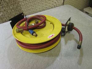 lot 27 image: (EC1) Air Hose Reel with Hose...