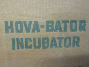 lot 32 image: (RM4) Vintage Hova-Bator Incubator...