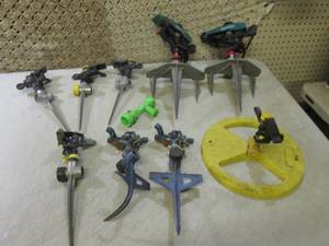 lot 60 image: (RM2) Assorted Lawn Sprinklers...