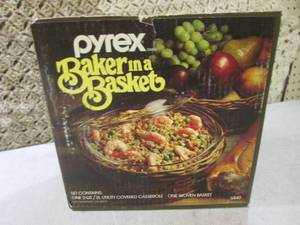 lot 68 image: (BSB) Pyrex Baker in a Basket Cover...