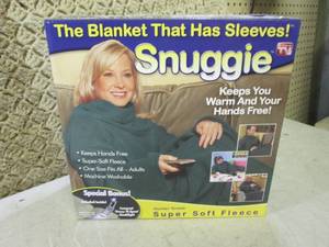 lot 72 image: (BS) Snuggie Fleece Blanket with Sl...
