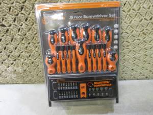 lot 105 image: (RMDR) Torelli Tools 39 Piece Screw...
