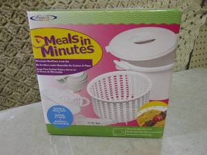 lot 119 image: (BS) Meals in Minutes 17pc Microwav...