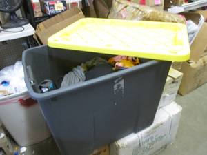 lot 123 image: (EC2) Large Tote with Lid Full of A...