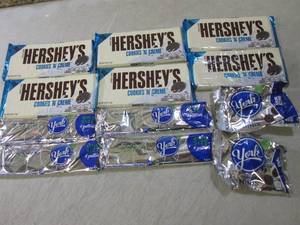 lot 133 image: (B-3) XL Hersheys Candy Bars and Yo...