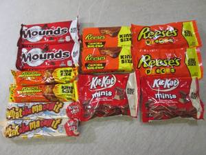 lot 138 image: (B-3) 12 Assorted King Size Candy P...