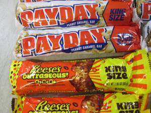 lot 139 image: (B-3) 12 King Size Pay Day and Rees...
