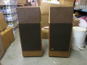 lot 156 image: (EW5) Pair of Bose 601 Series III S...