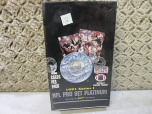 lot 160 image: (C-4) 1991 NFL Pro Set Platinum Ser...