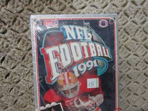 lot 173 image: (C-4) NFL Football 1991 Upper Deck ...
