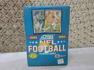 lot 175 image: (C-4) 1990 Score NFL Football Playe...