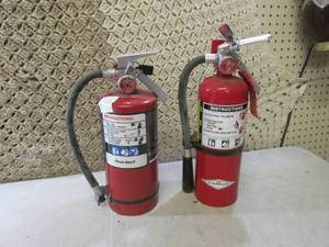 lot 199 image: (BSB) 2 Fire Extinguishers Both Goo...
