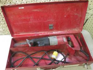 lot 200 image: (EW4) Milwaukee Electric Sawzall wi...
