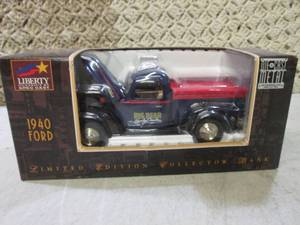 lot 219 image: (C-4) Liberty Classics Die Cast 194...