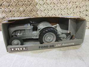 lot 228 image: (F-2) Ertl Die Cast Ford 9N Tractor...