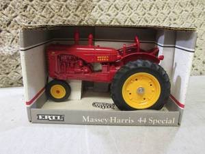 lot 229 image: (F-2) Ertl Die Cast Massey-Harris 4...
