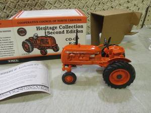 lot 234 image: (CS) Ertl Die Cast Co-op E-2 Tracto...