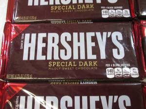 lot 275 image: (B-1) 12 XL Hersheys Special Dark C...