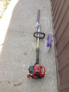Craftsman 4 cycle gas hedge trimmer Like new condition. As shown.
