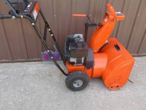 Ariens 520 gas snow blower. Appears like new. Tested & works. As shown.