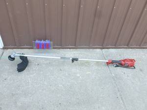 Craftsman 110 volt weed trimmer. New condition. Tested & works. As shown.