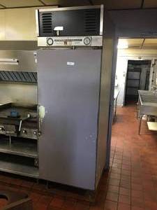 lot 25 image: Puffer Hubbard Commercial Kitchen Refrigerator 84 x 33 x 28