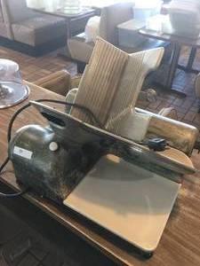 lot 39 image: Commercial Meat & Deli Slicer-Fully Functional