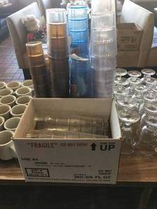 lot 43 image: Large Lot of Plastic Fountain Drink Cups