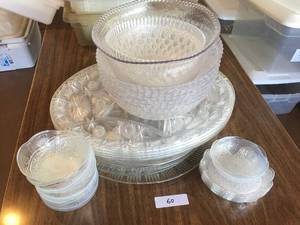 lot 60 image: Large Lot of Plastic Decorative Serving Trays, Plates & Bowls