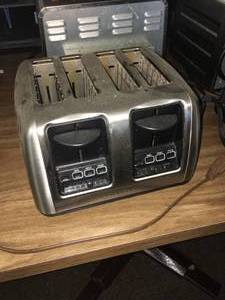 lot 77 image: Farberware Digital Toaster