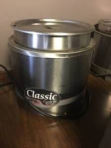 lot 97 image: Classic Cook n Serve 11 Quart Round Food Warmer-Fully Functional