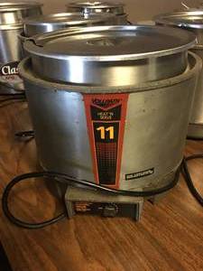 lot 99 image: Vollrath 11 Quart Round Heat N Serve Food Warmer-Fully Functional
