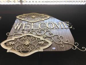 lot 111 image: Large 4 Metal Welcome Sign and Accessories