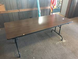 lot 112 image: 6 Wood Folding Table