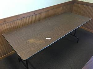 lot 115 image: 6 Wood Folding Table