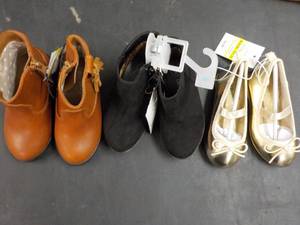 Cat & Jack Kids Size 6 Shoes...