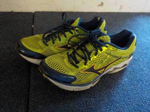 Previously worn size 10.5 Tennis Sh...