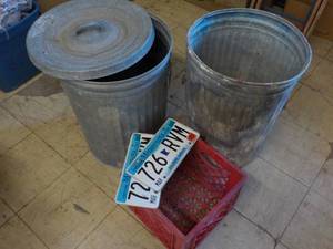 2 Galvanized Garbage Cans, 1 lid, 2...