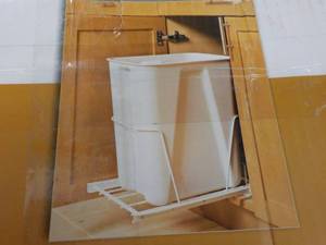 Closet Maid Pull out Trash Bin...