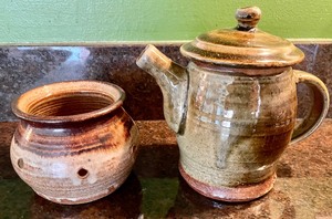 4 Pottery Vessels