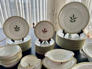 Noritake Green Bay Collection China Set