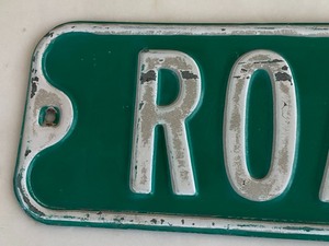 Roanoke Circle 4100 Street Sign