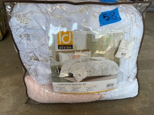 Intelligent Design Magnolia Metallic Floral 4-Piece TwinTwin XL Comforter Set