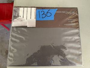 Hudson Park 500 Thread Count, 100 Percent Pima Cotton Iron Free Twin xl Fitted Sheet