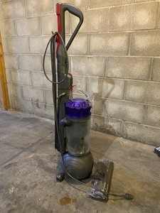 lot 43 image: DYSON CINETIC BIGBALL AN