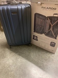 lot 51 image: Ricardo Beverly Hills Mulholland Drive 2-Piece Hardside Luggage Set