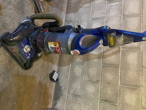 lot 44 image: HOOVER WT3 REWIND PET VAC
