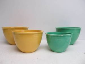 lot 11 image: 4 Vintage FIESTA Mixing Bowls