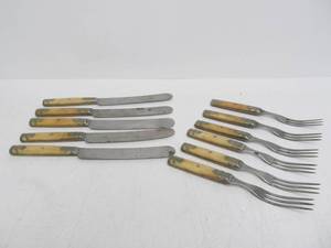 lot 15 image: Lot of Antique Victorian Inlaid Bone Flatware