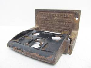 lot 24 image: Antique 1890s Cast Iron Toilet Paper Roll Dispenser
